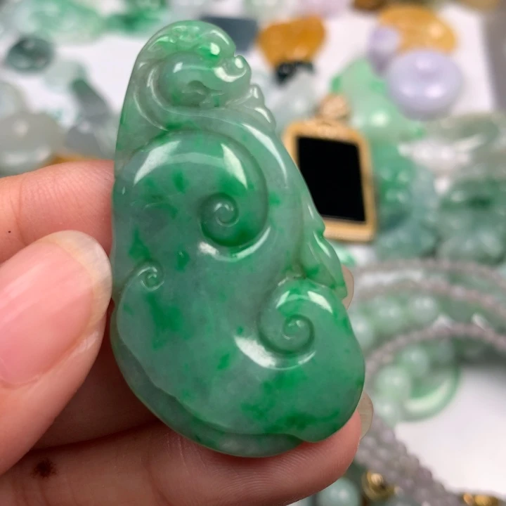 翡翠未镶嵌颈饰翡翠