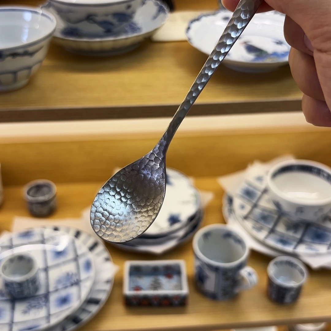 瓷勺子。
