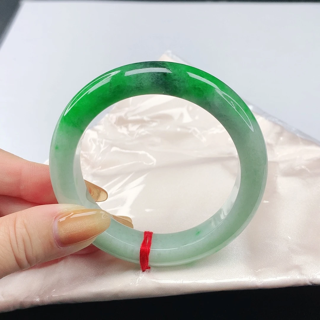 翡翠手镯未镶嵌翡翠606