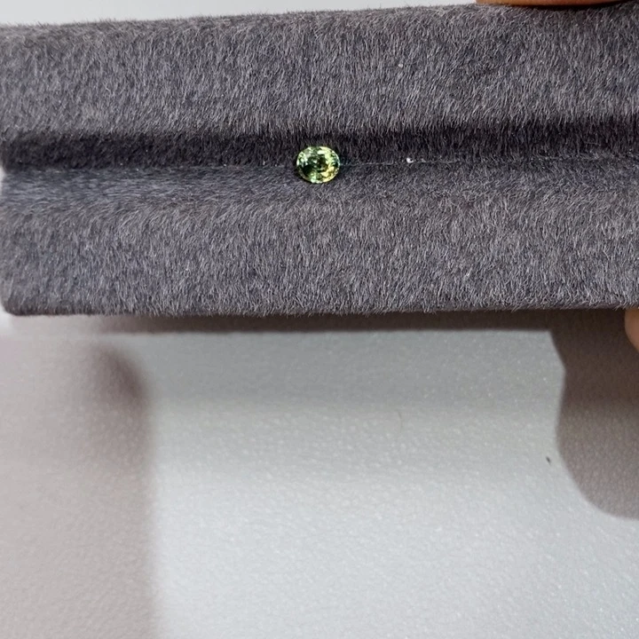 蓝宝石裸石未镶嵌0.44克拉