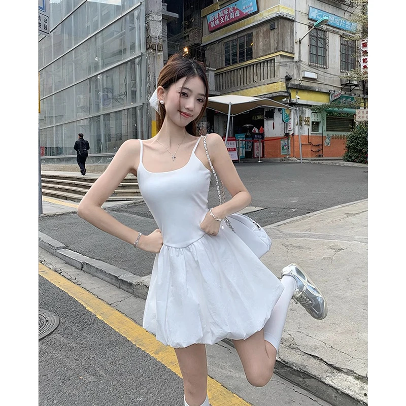 芭蕾风吊带连衣裙女夏季新款白色收腰显瘦设计感花苞裙气质短裙子