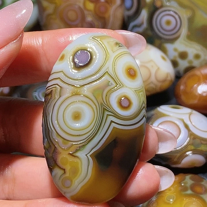 玛瑙/玉髓未镶嵌珠宝奇石34