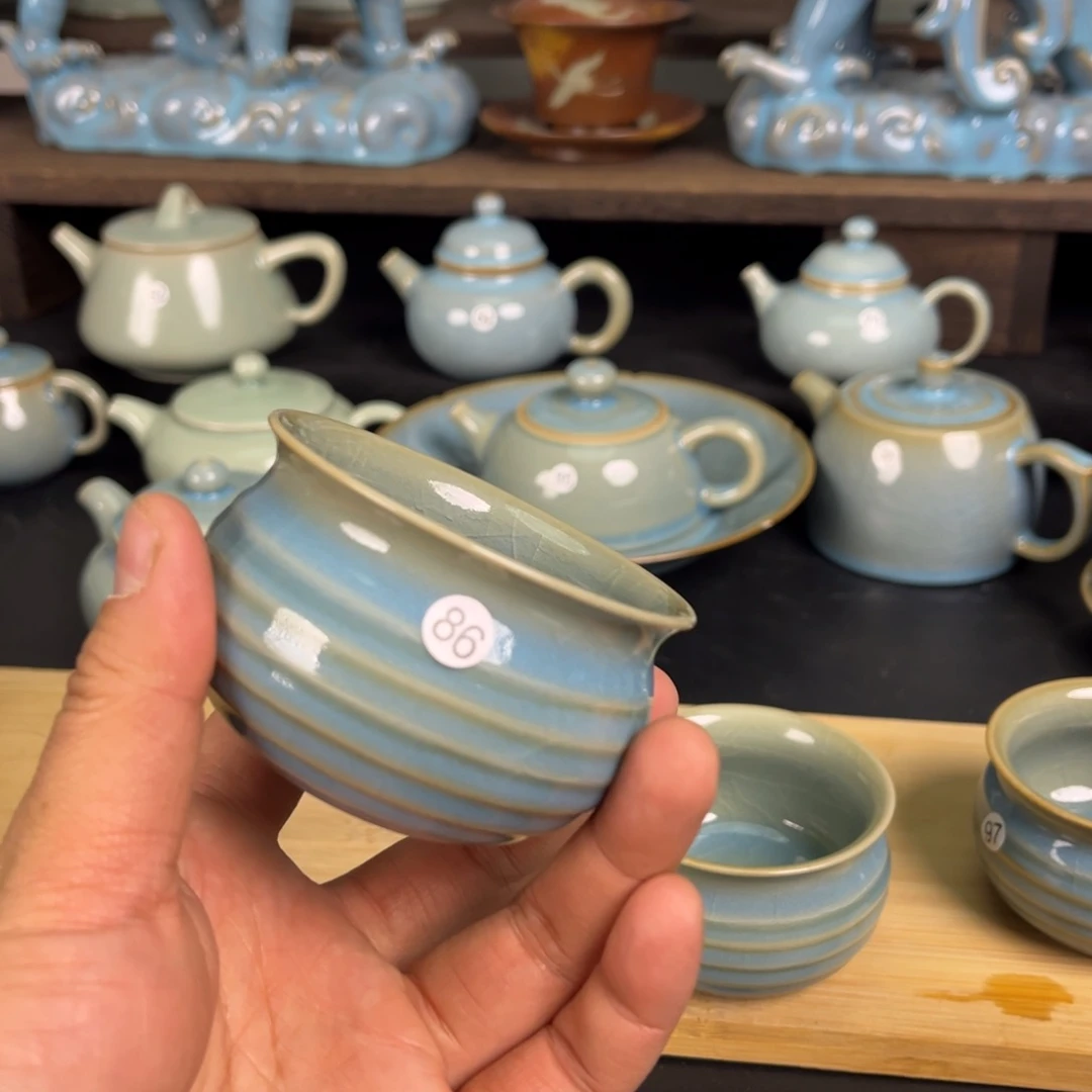 【闪购商品】路*漫微瑕天蓝体验釉色