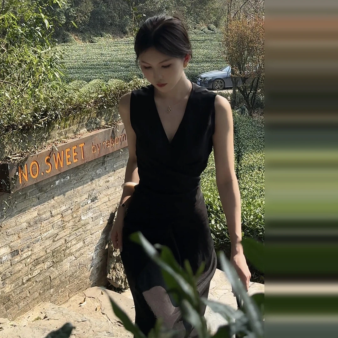 2025新款大方得体黑色无袖背心连衣裙子夏季女装气质v领收腰长裙