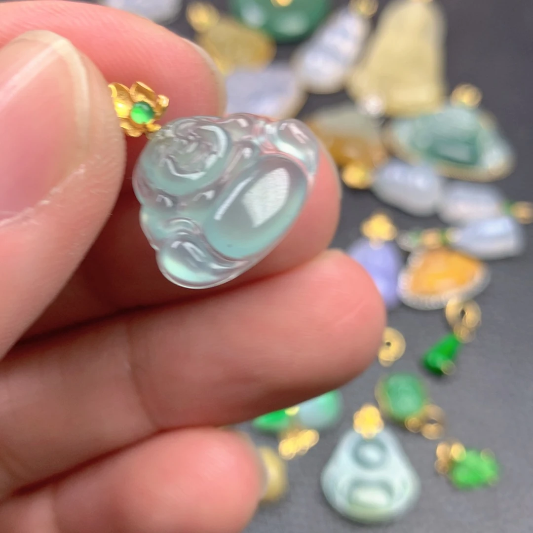 【闪购商品】颈饰18K金镶嵌翡翠翡翠