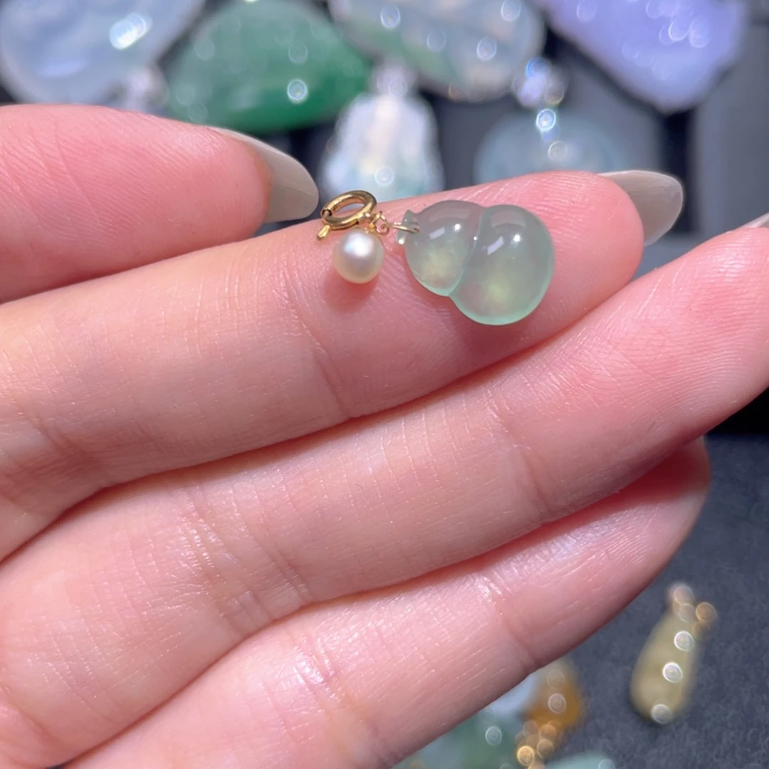 颈饰18K金镶嵌翡翠翡翠