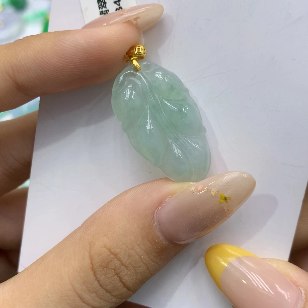 颈饰18K金镶嵌翡翠