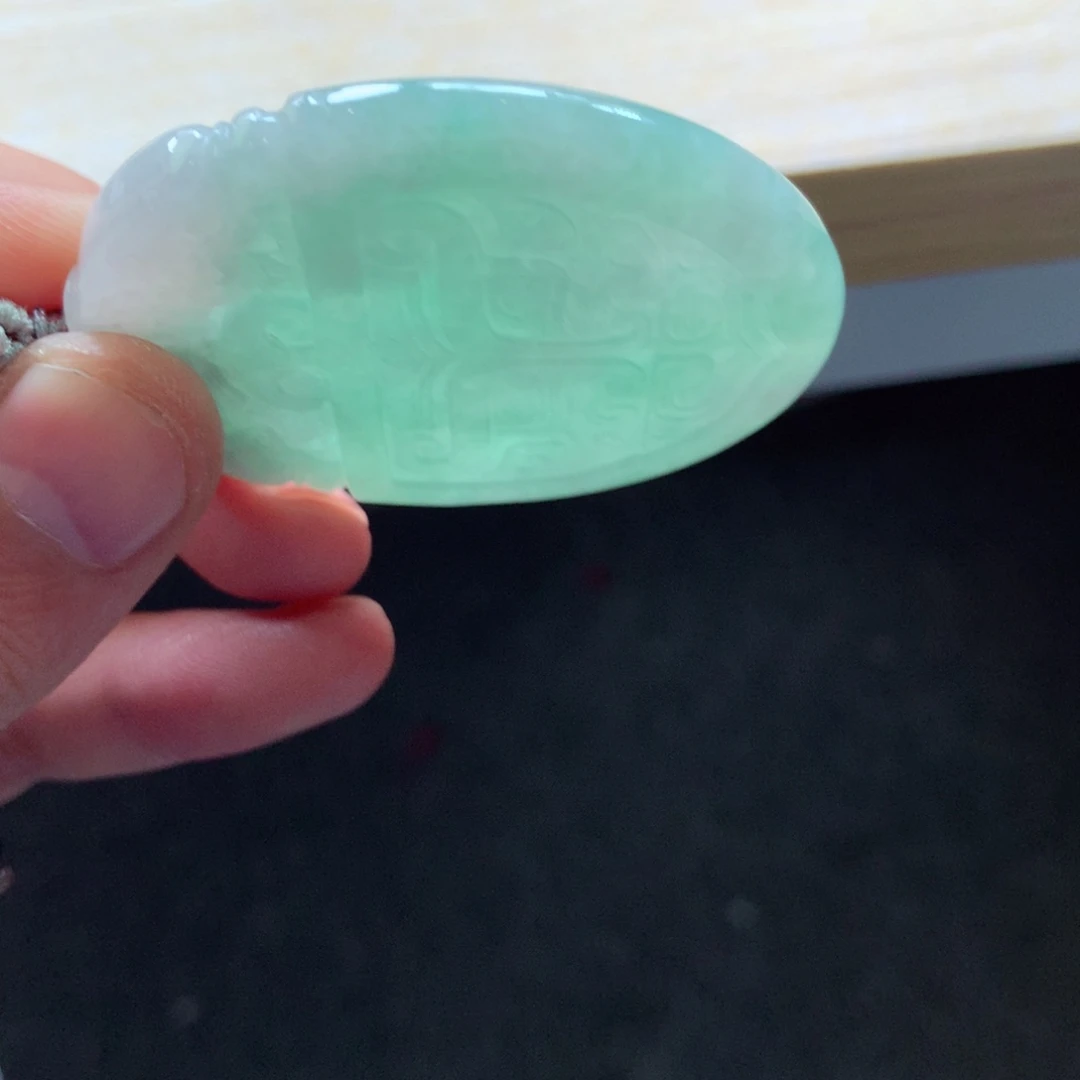 翡翠颈饰未镶嵌吊坠