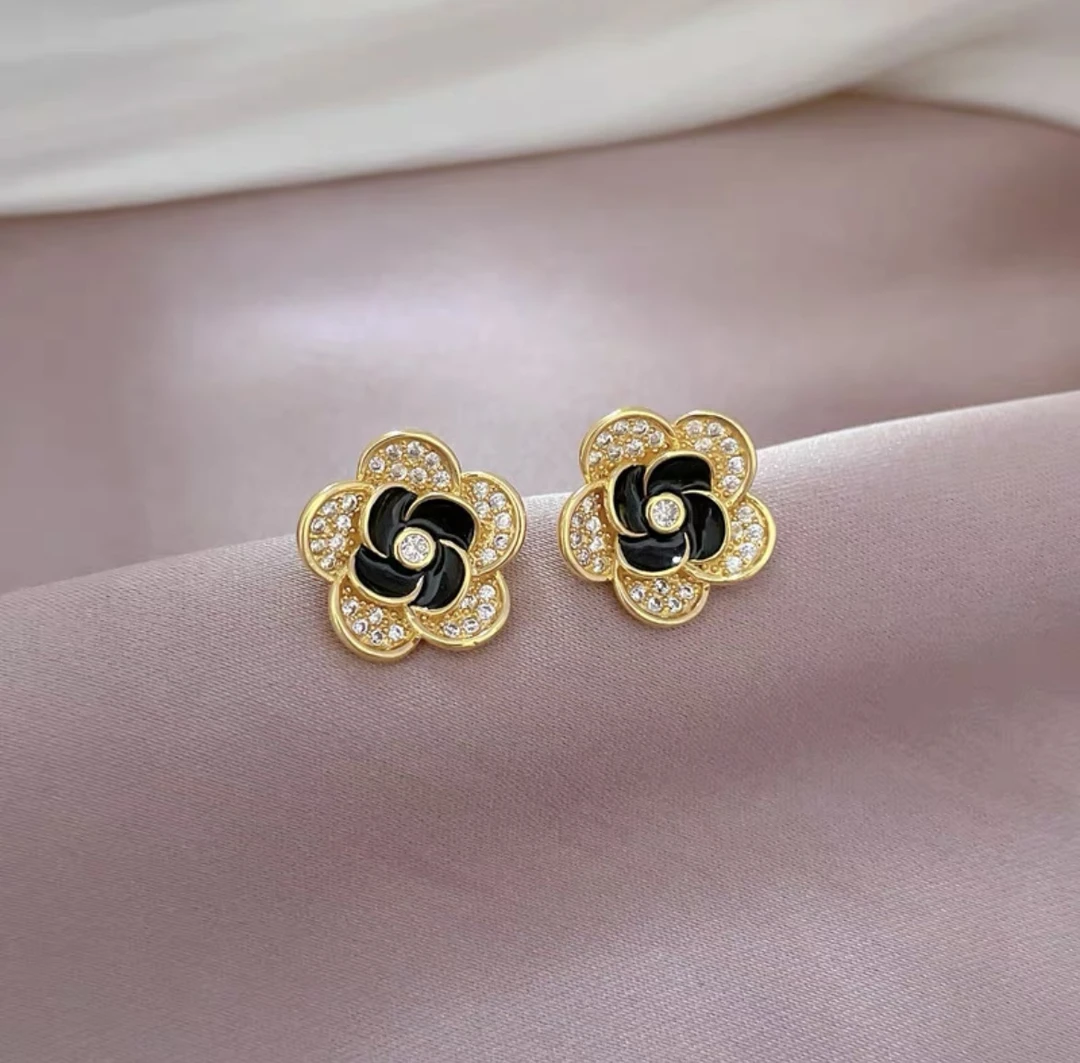 钛钢锆石耳饰 1281钛钢法式立体滴釉黑色花朵耳钉