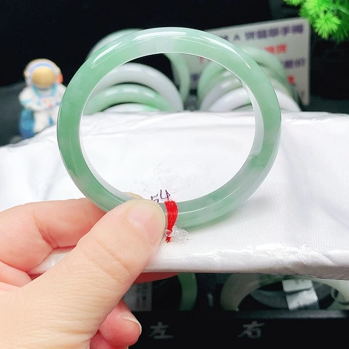 翡翠未镶嵌手镯198