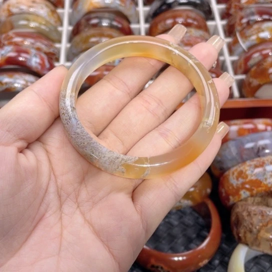 玛瑙/玉髓手镯未镶嵌
