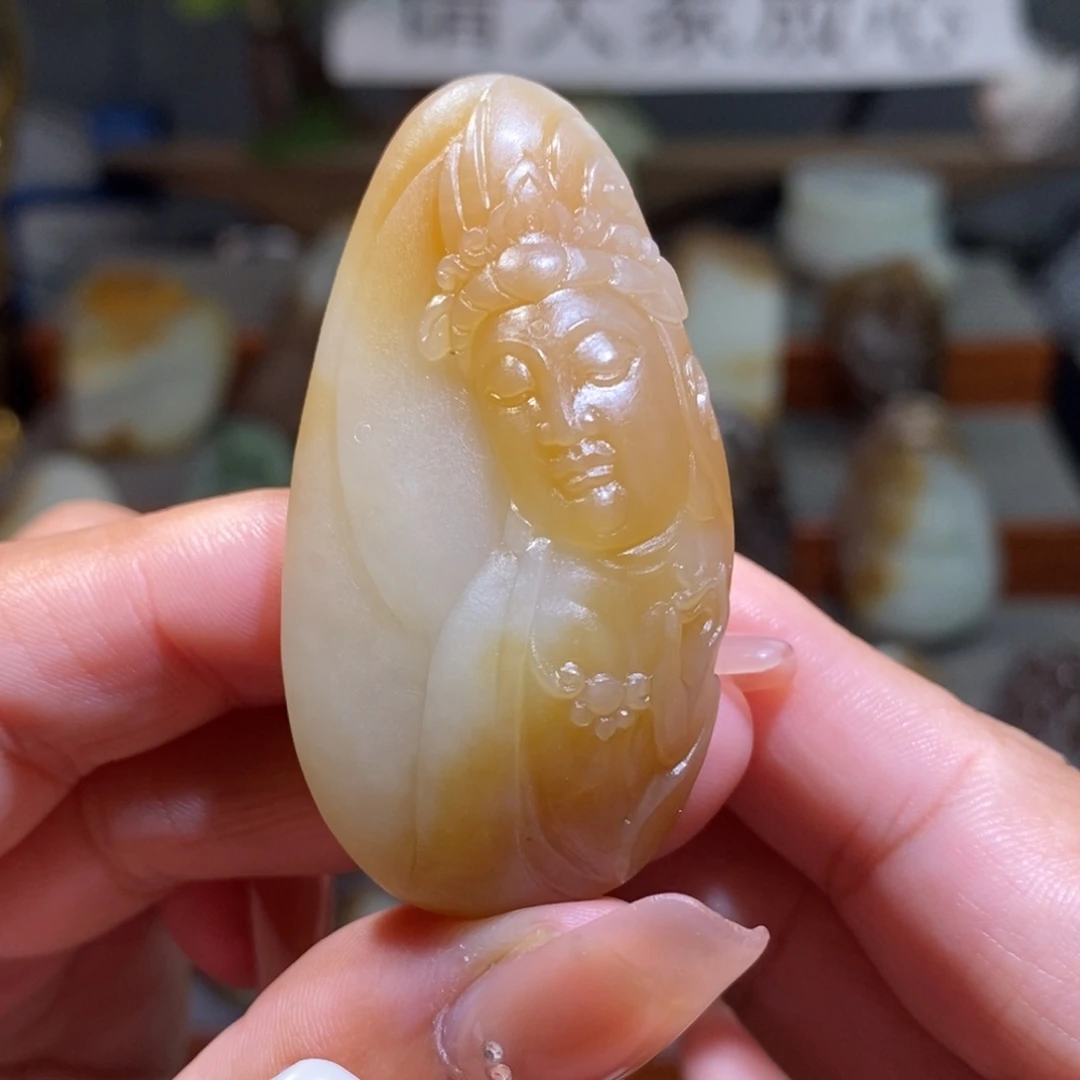 定制和田玉且末糖观音首