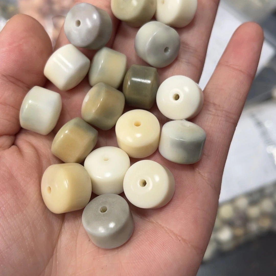 【闪购商品】白玉菩提吊坠c/14 20+5干磨金轮