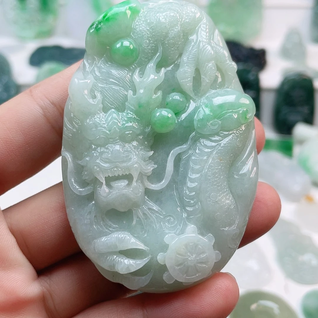 翡翠颈饰未镶嵌龙