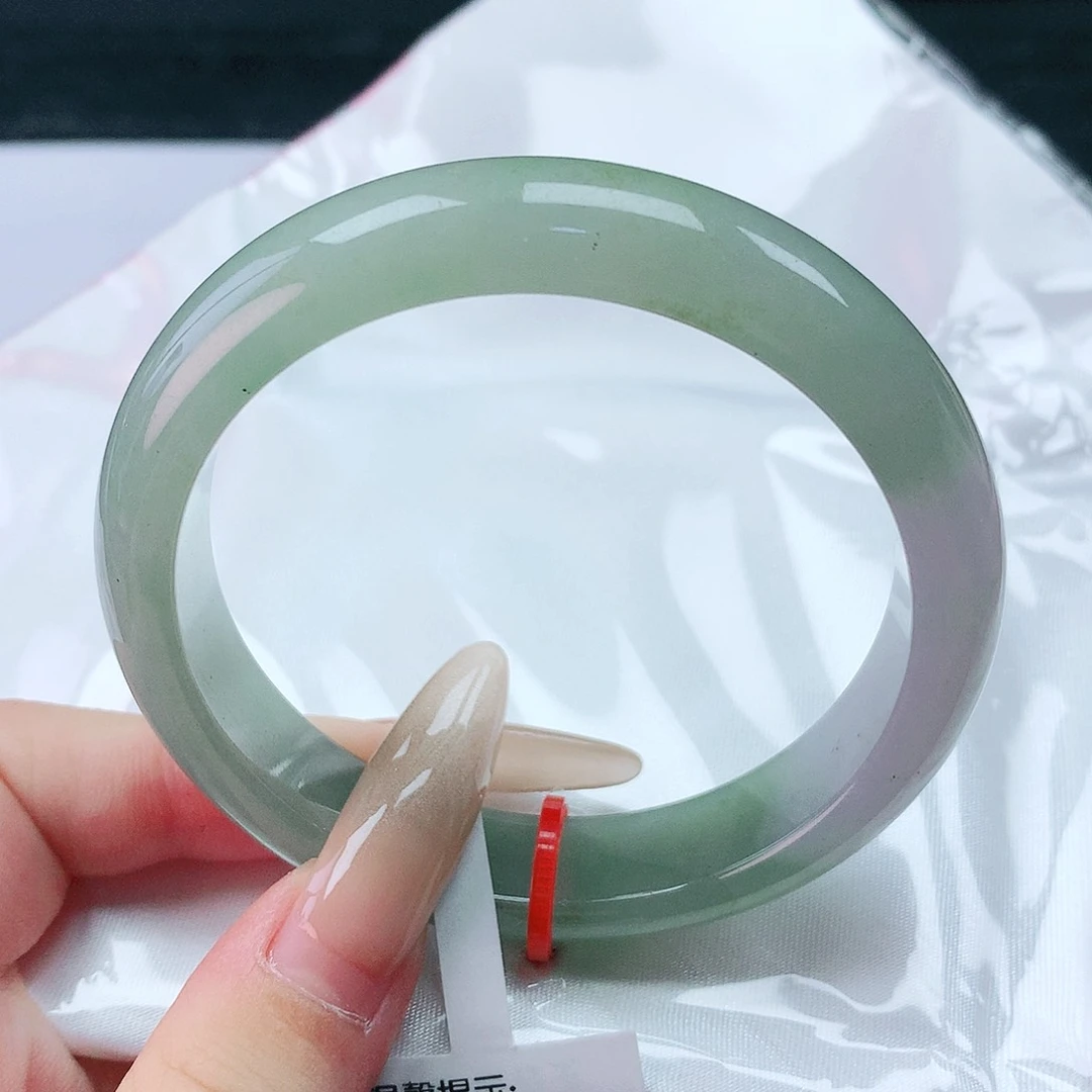 翡翠手镯未镶嵌54圈