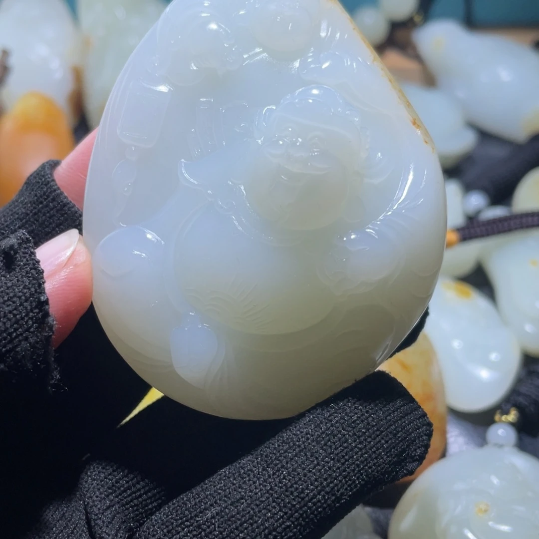 唐***哥和田玉未镶嵌颈饰