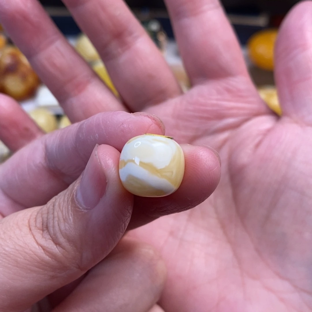 未镶嵌琥珀裸石瓷白妖花老型单珠13