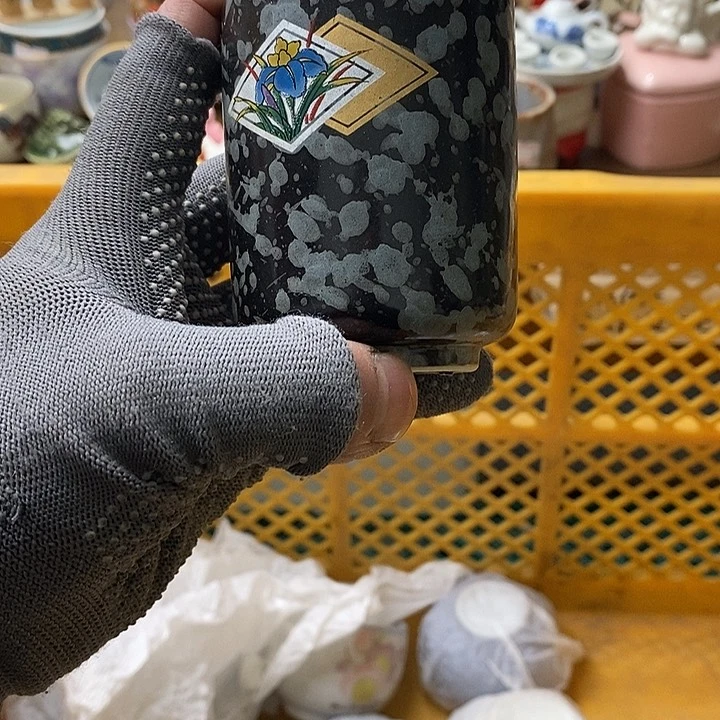 紫砂茶杯缀日本回流精品瓷器