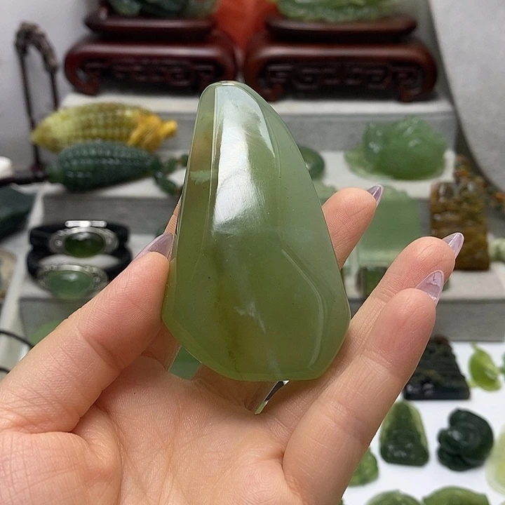 蛇纹石玉未镶嵌挂件