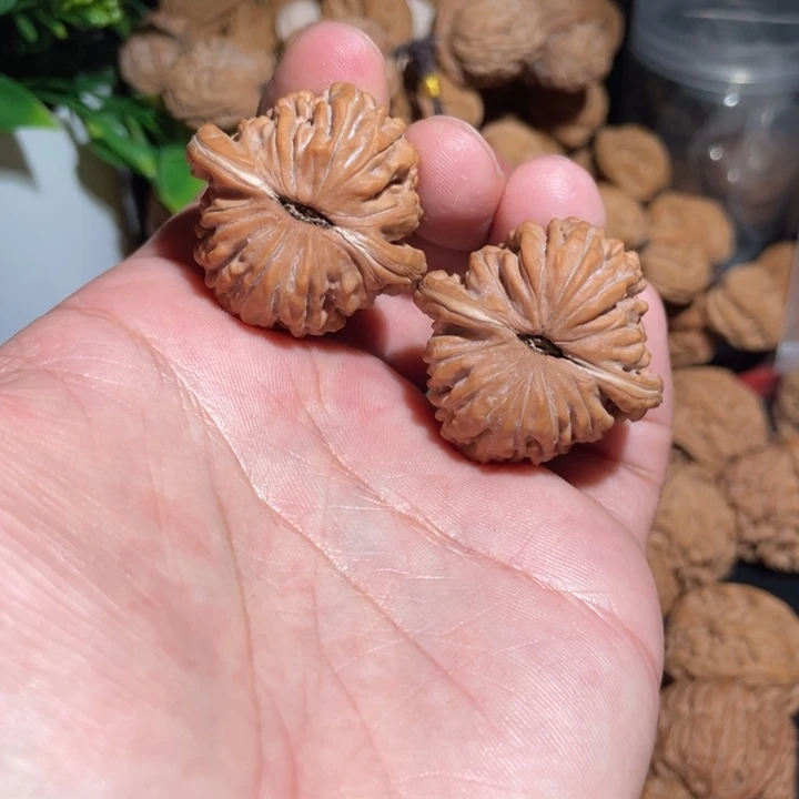 文玩核桃把件毫****白36四座楼