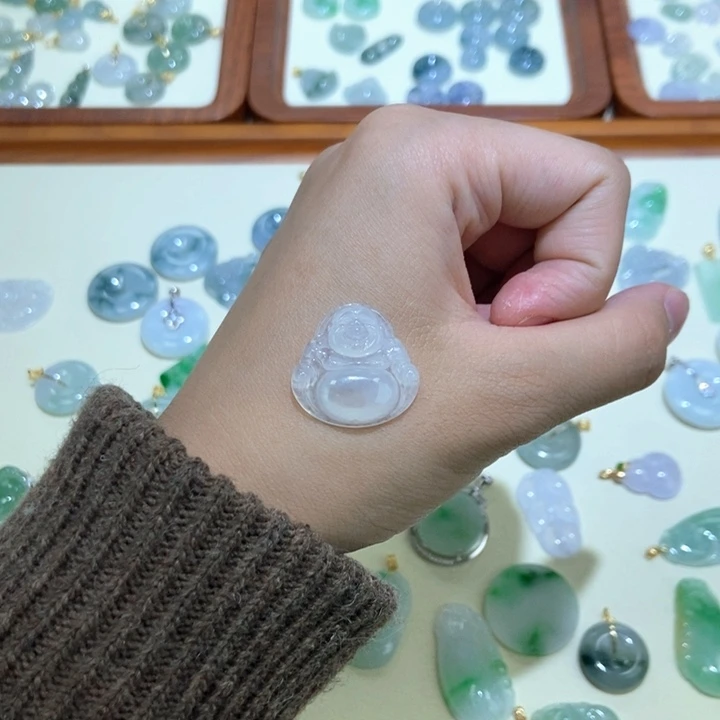 颈饰未镶嵌翡翠佛公