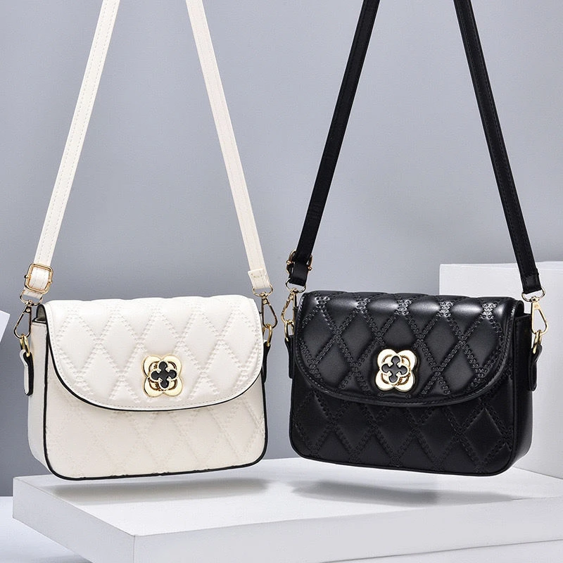 女包斜挎包2025新款百搭小清新小包高级质感简约个性设计小包