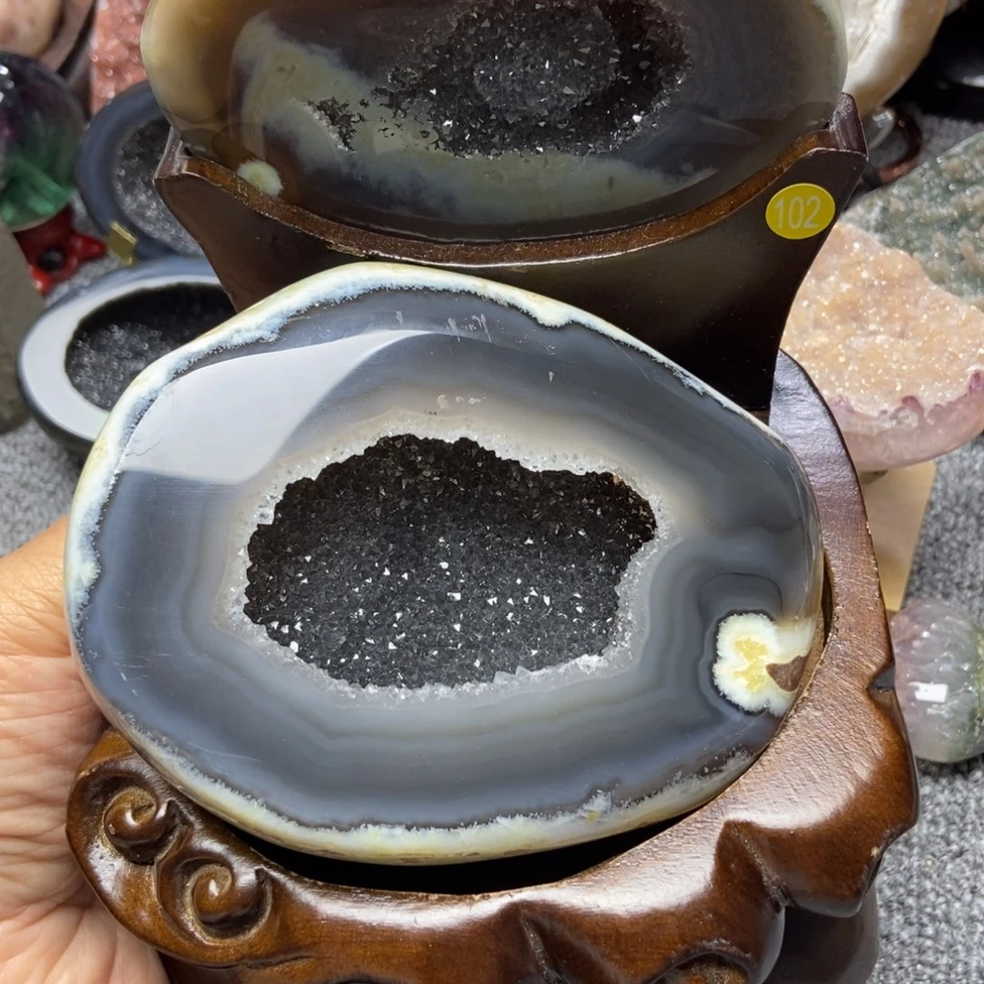 晴****紫晶摆件未镶嵌水晶