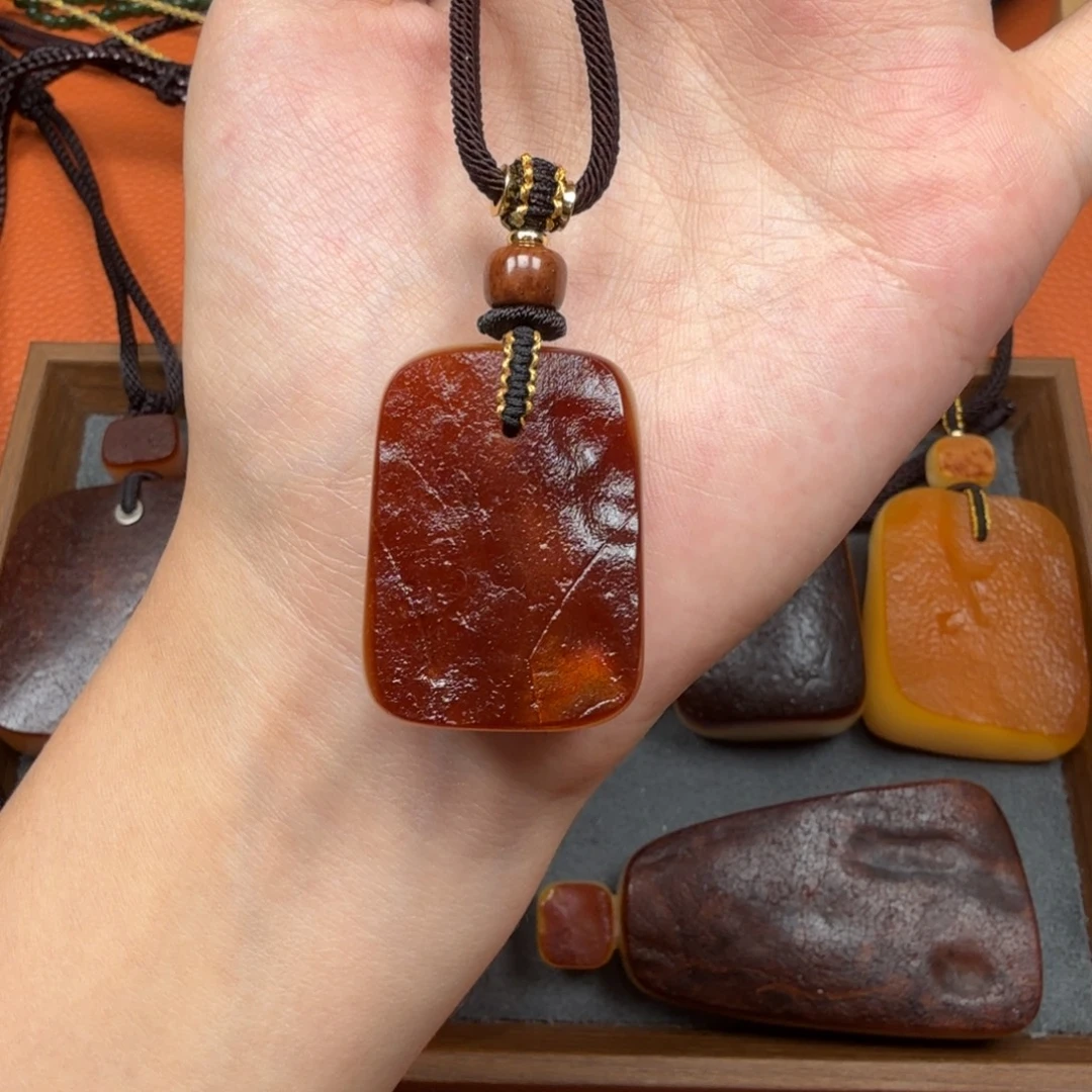 蜜蜡未镶嵌吊坠(赠链)