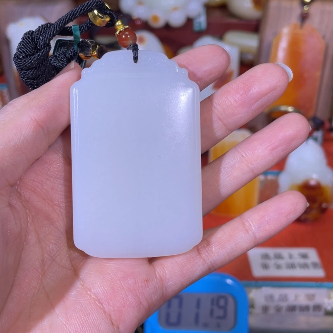 维***。和田玉未镶嵌挂件