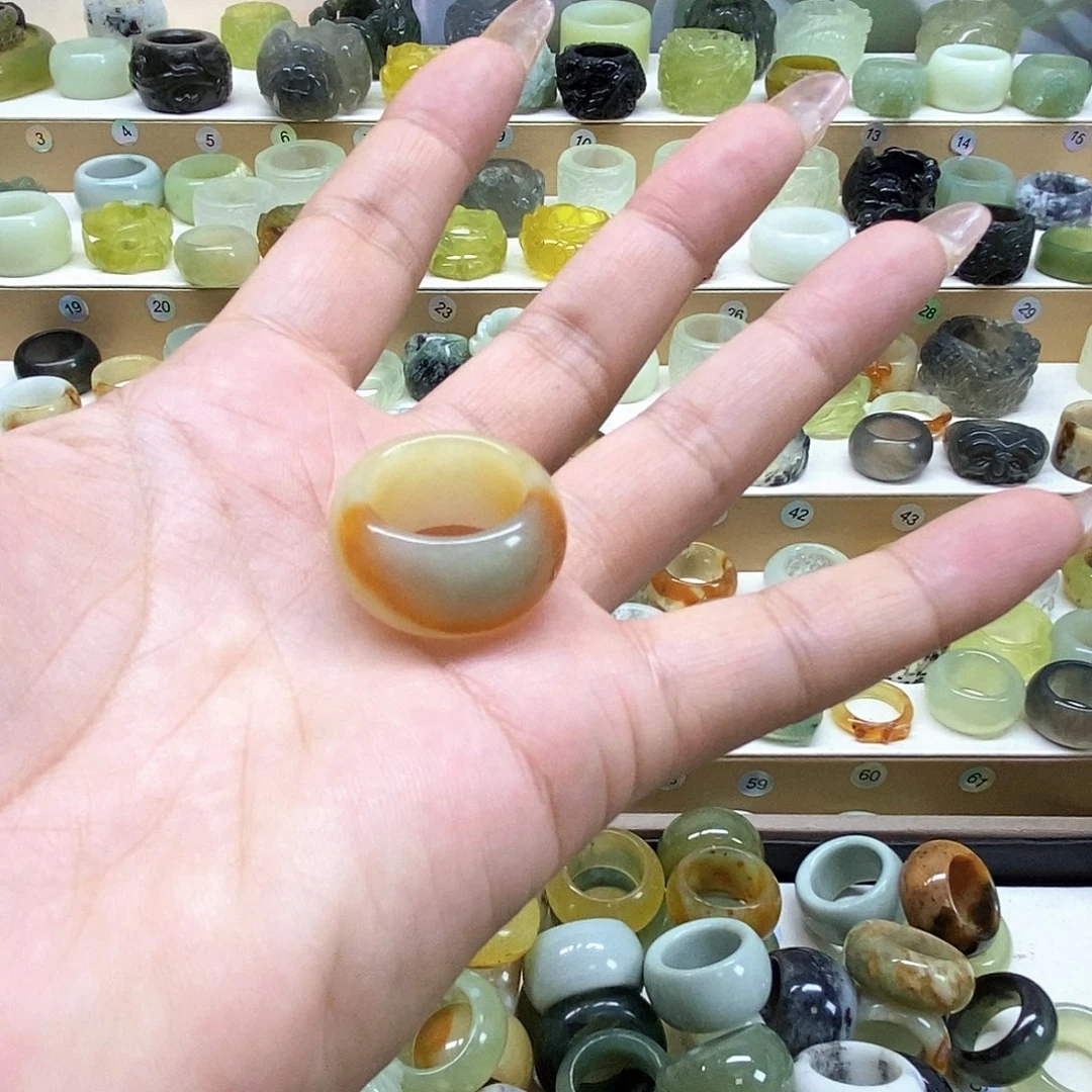 *****岫玉未镶嵌天然岫玉戒指
