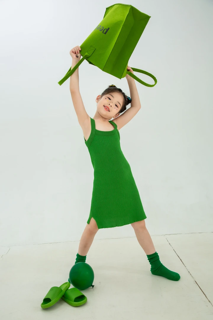 童装精品扣号直播间