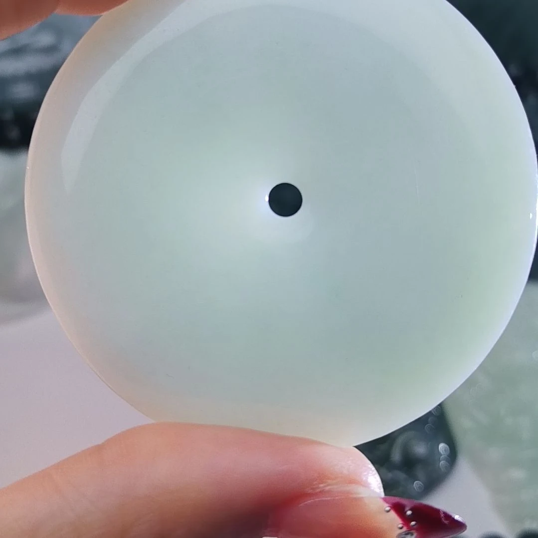 翡翠颈饰未镶嵌天然的A货翡翠