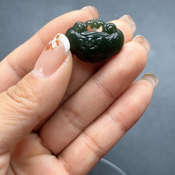 【闪购商品】颈饰未镶嵌和田玉