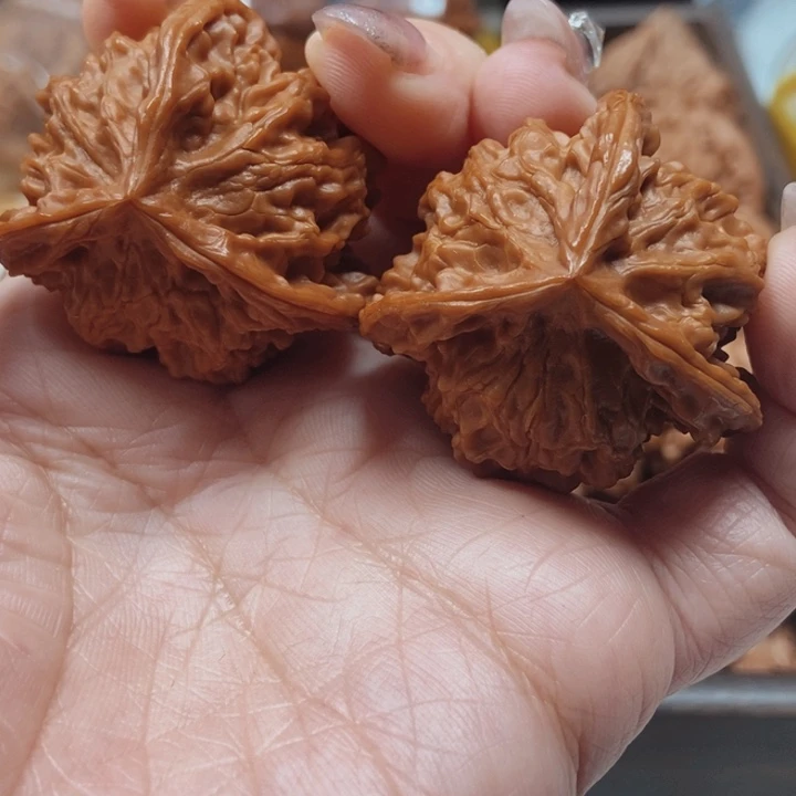 文玩核桃吊坠盘山三