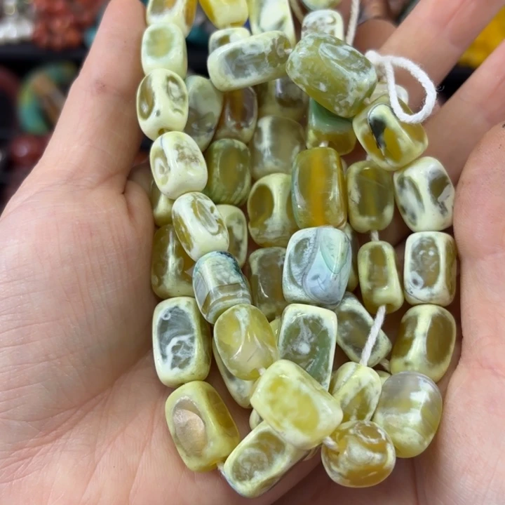 叫***姐未镶嵌颈饰玛瑙/玉髓