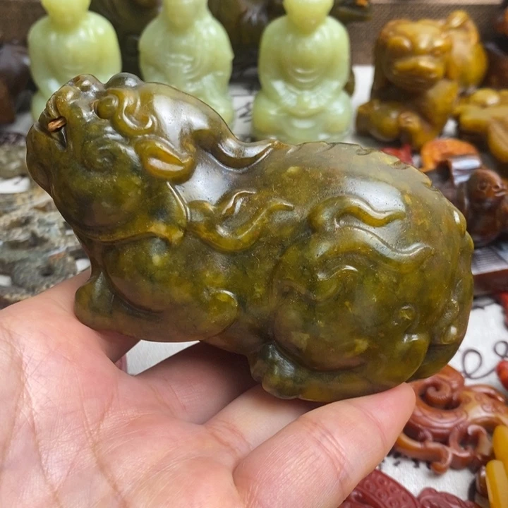 未镶嵌蛇纹石玉颈饰