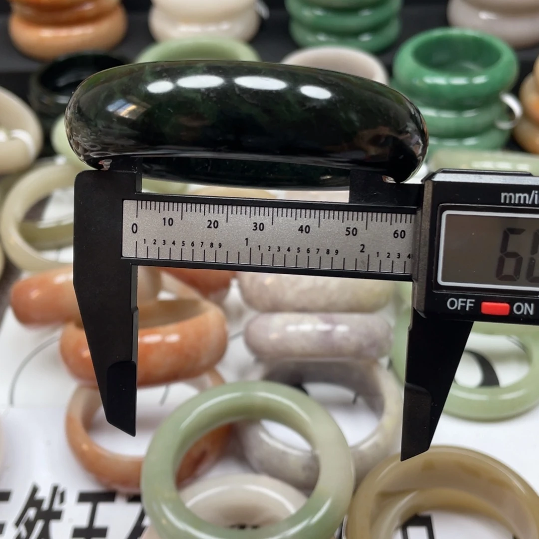 未镶嵌手镯石英质玉