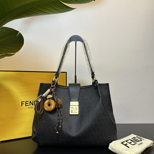 芬迪/包包/1/C8857748095