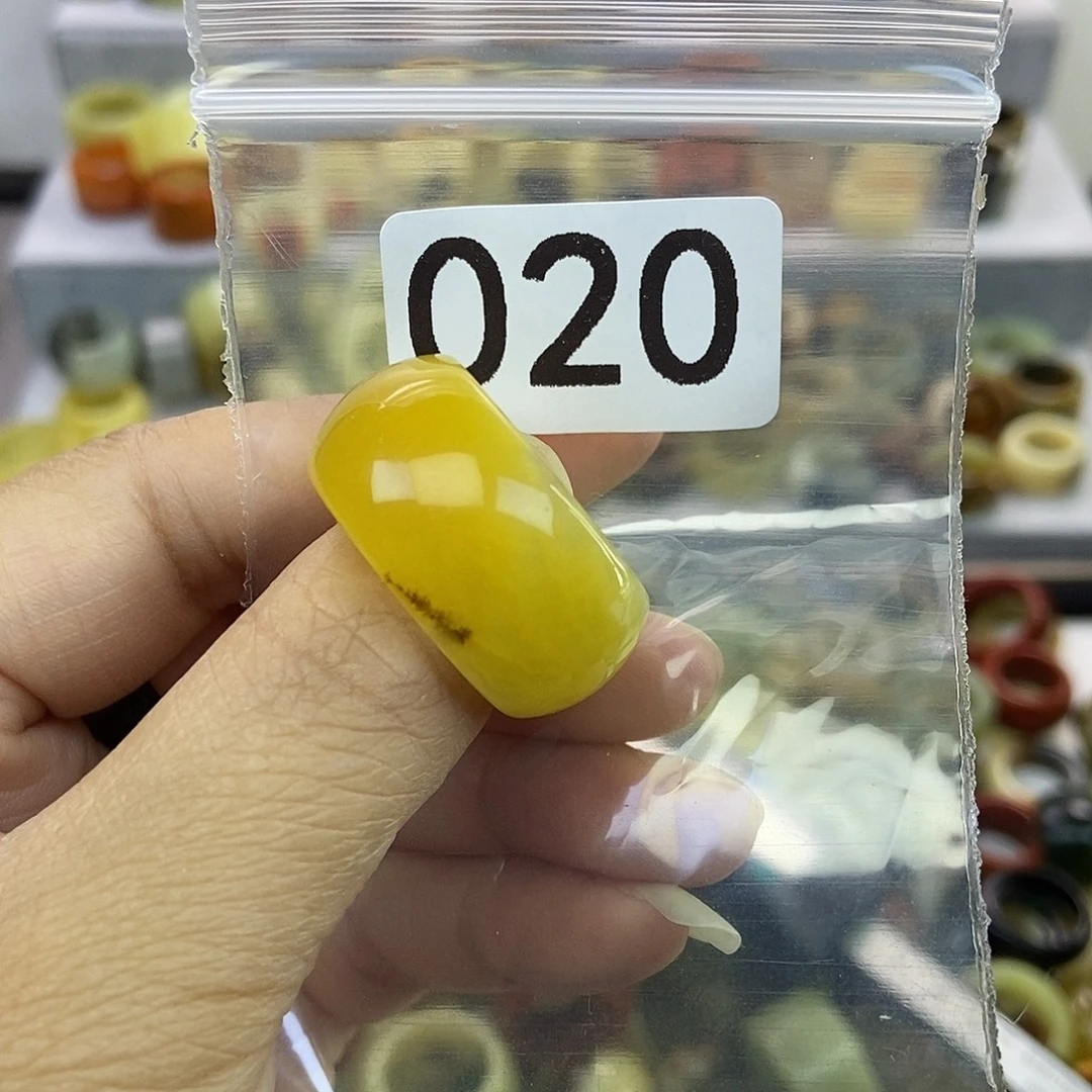 小***舟蛇纹石玉未镶嵌戒指