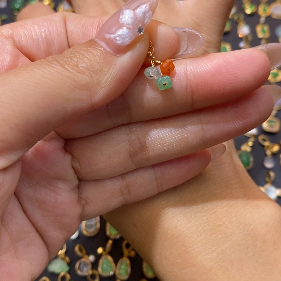 翡翠18K金镶嵌颈饰