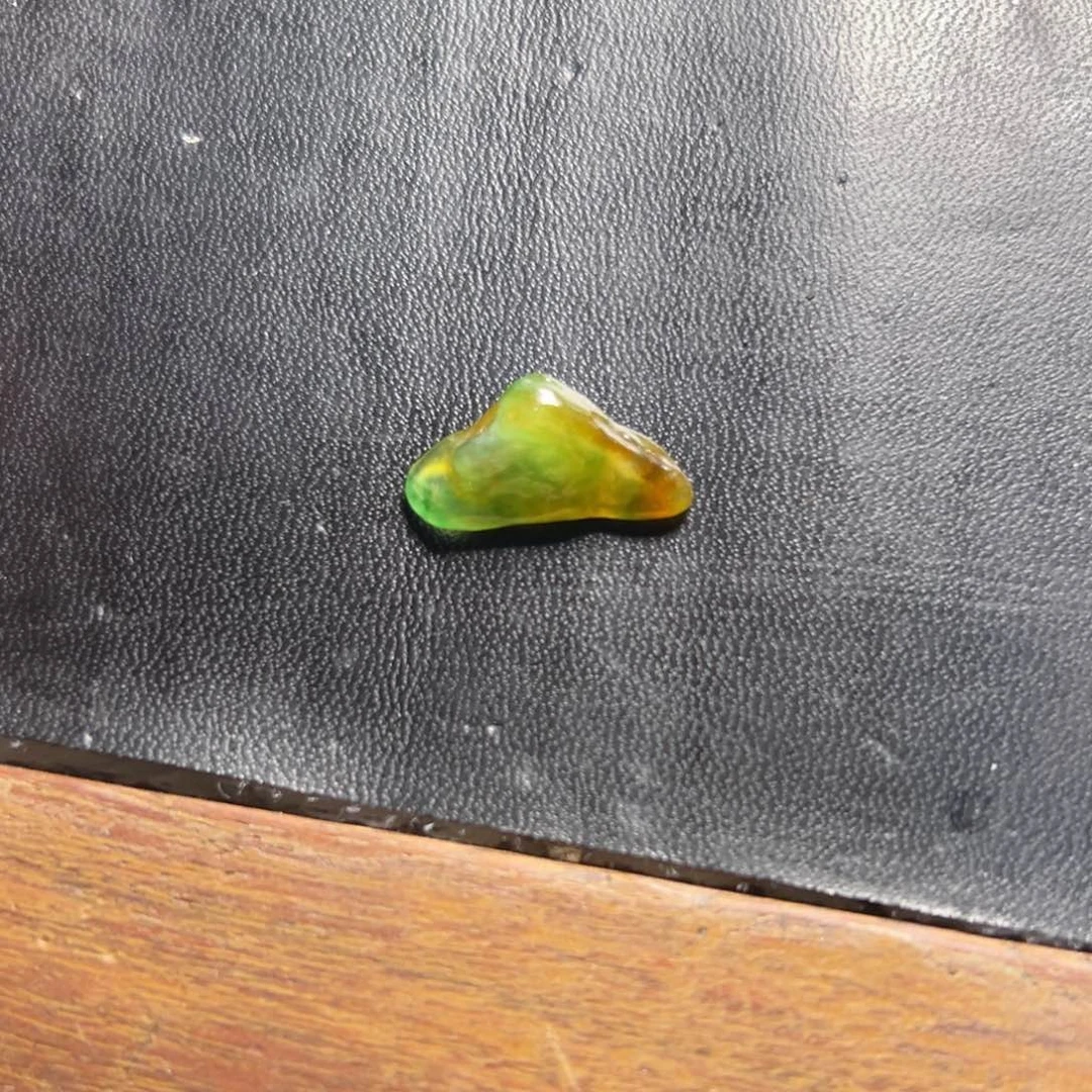 定制翡翠未镶嵌黄加绿