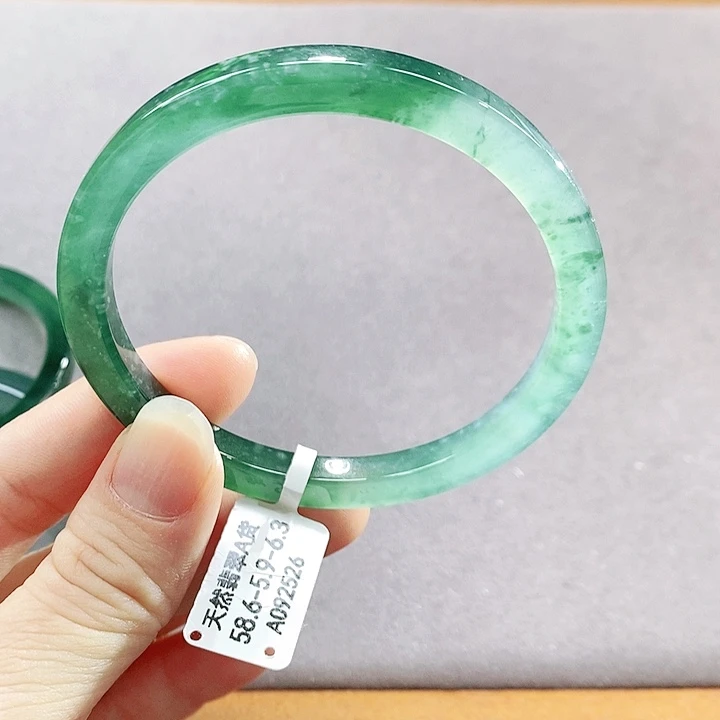 【闪购商品】未镶嵌手镯翡翠