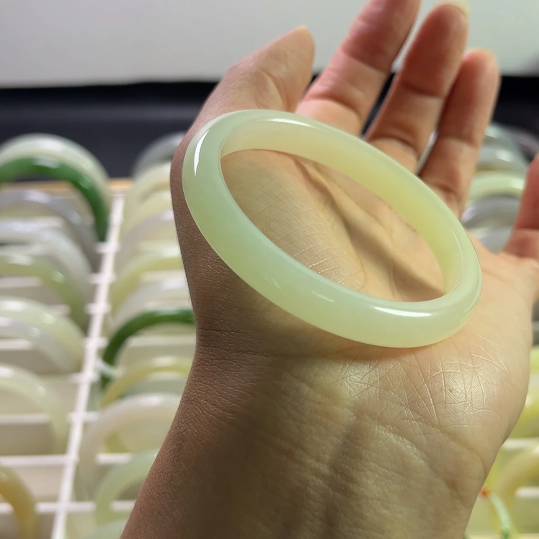 未镶嵌手镯和田玉54.5圈