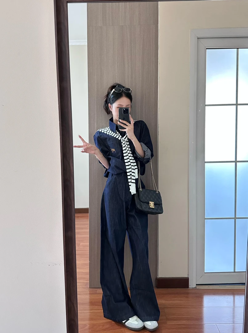 【自在探索】港风复古慵懒风时尚套装森系蓝色上衣减龄直筒牛仔裤