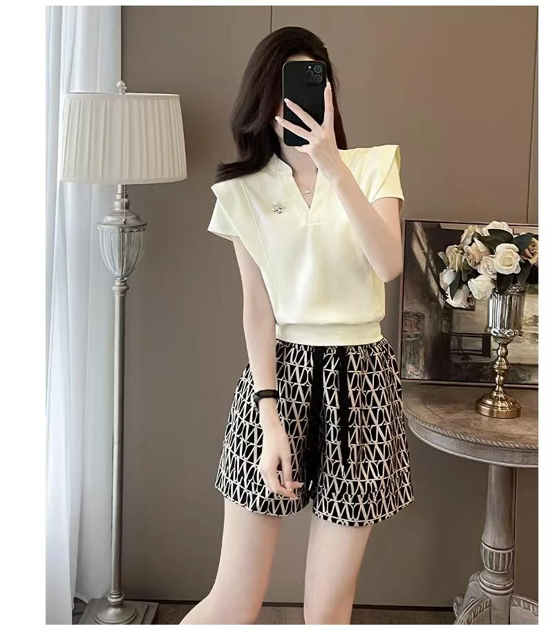 哥弟阿玛施正2025夏季新款小香风时尚减龄女装短袖短裤套装小个子