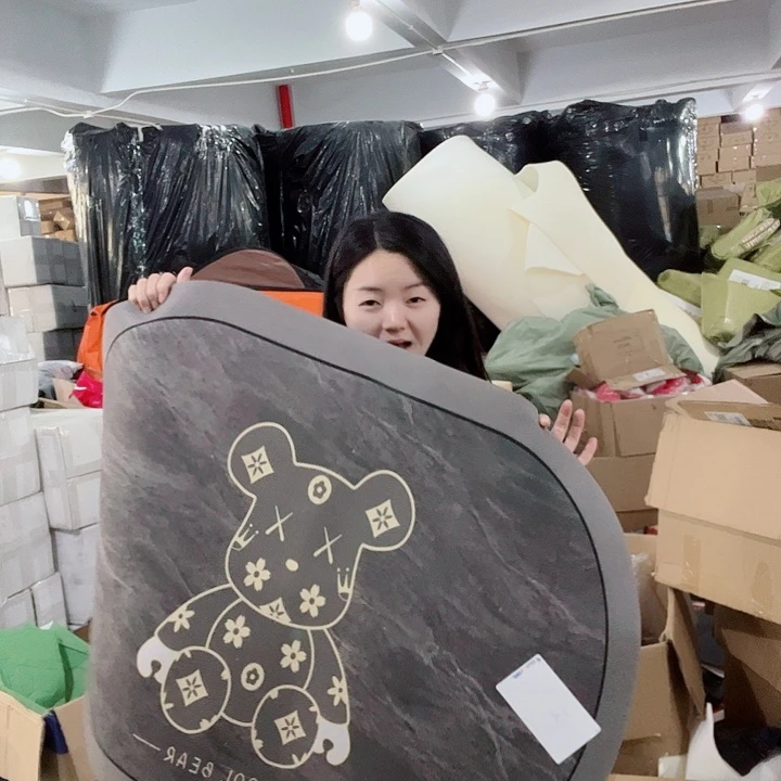 灰色熊熊地垫约80*100