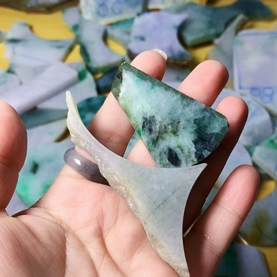 翡翠未镶嵌颈饰翡翠