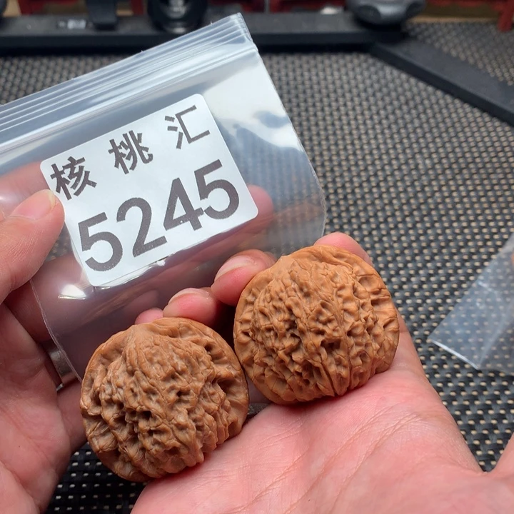 文玩核桃吊坠马老四