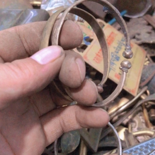 ****美闪电购铜摆件工艺品