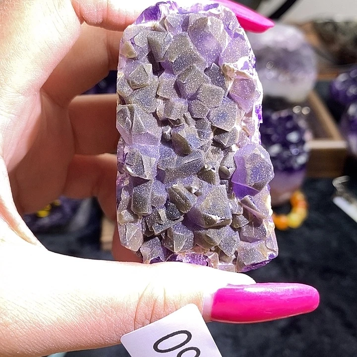 紫晶未镶嵌大型摆件（非配饰）